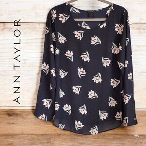 Ann Taylor Factory M Top Blouse Long Sleeve Navy with White Floral